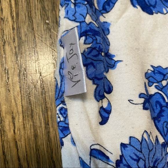 Vi&Jax Blue White Floral Bodysuit 2/3 - Picture 3 of 3